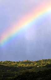 Arc en ciel au dessus d'une maison sur les hauteurs de Basse Terre. Guadeloupe