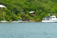 Shore-with-Home-and-Boats-Roatan-Island-Real-Estate