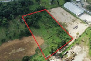 Commercial Land in Cul De Sac CAT018L